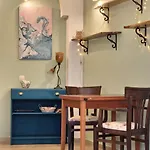 Fioro Old Town House 4 Pax Center アパート