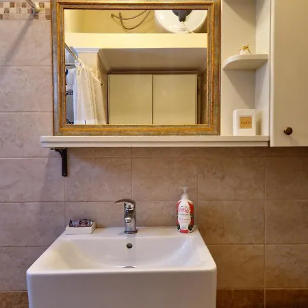 Fioro Old Town House 4 Pax Center 公寓